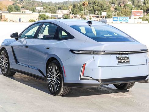 New 2026 Lexus ES 350e FWD image 6