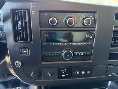 Used 2020 Chevrolet Express 3500 w/ Power Convenience Package RWD image 19