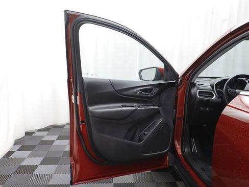 Used 2020 Chevrolet Equinox LT image 5