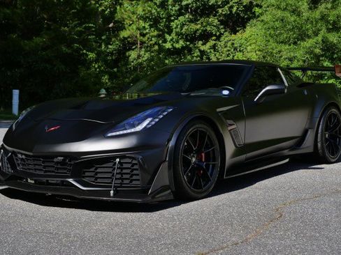 Used 2017 Chevrolet Corvette Grand Sport RWD image 2