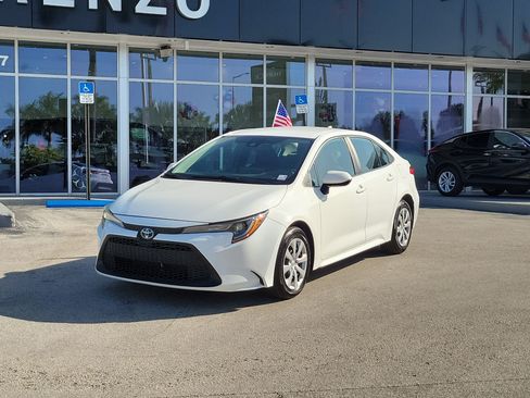Used 2022 Toyota Corolla LE FWD image 1