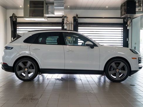 New 2025 Porsche Cayenne AWD/4WD image 7