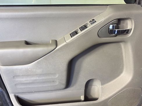 Used 2019 Nissan Frontier SV image 26