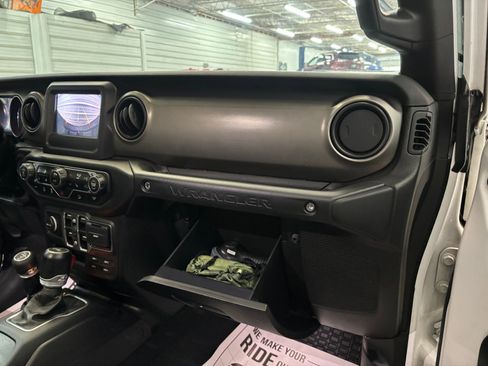 Used 2020 Jeep Wrangler Unlimited Sport S image 29