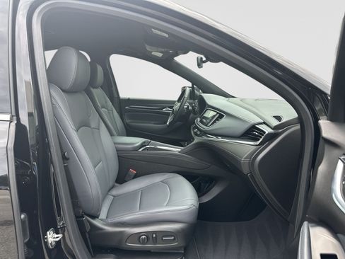Certified 2024 Buick Enclave Essence FWD image 27