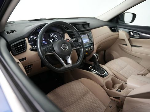 Used 2018 Nissan Rogue SV image 6