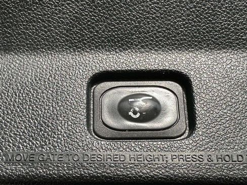 Used 2018 Ford Explorer Limited w/ Equipment Group 301A AWD/4WD image 16