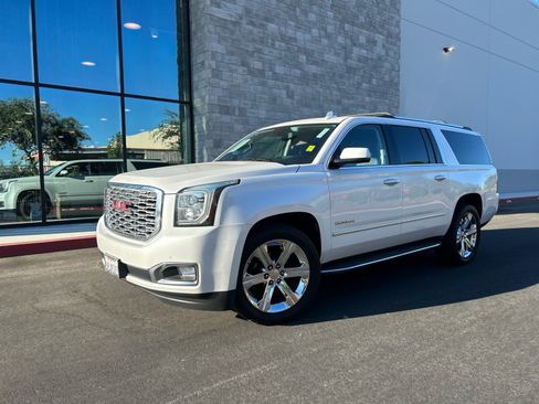 Used 2020 GMC Yukon XL Denali w/ Open Road Package AWD/4WD image 10