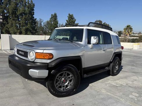 Used 2007 Toyota FJ Cruiser 4WD image 2