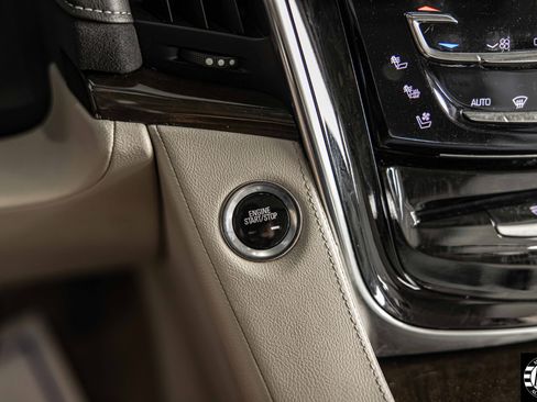 Used 2018 Cadillac Escalade ESV Luxury image 28