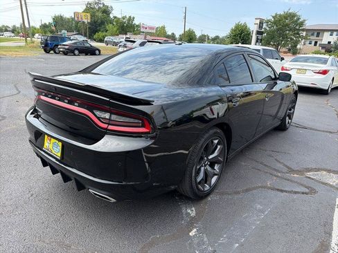 Used 2022 Dodge Charger SXT w/ Leather Interior Group RWD image 10