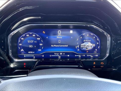 Used 2022 Chevrolet Silverado 1500 ZR2 w/ Technology Package image 9