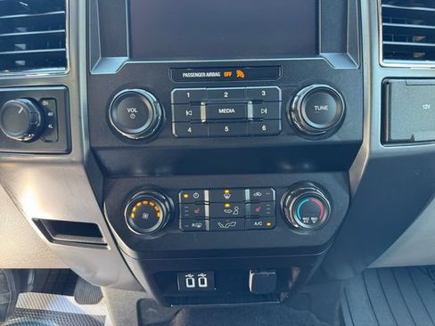 Used 2019 Ford F150 XLT w/ Equipment Group 302A Luxury AWD/4WD image 17