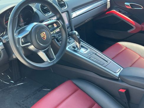 Certified 2024 Porsche 718 Cayman RWD image 4