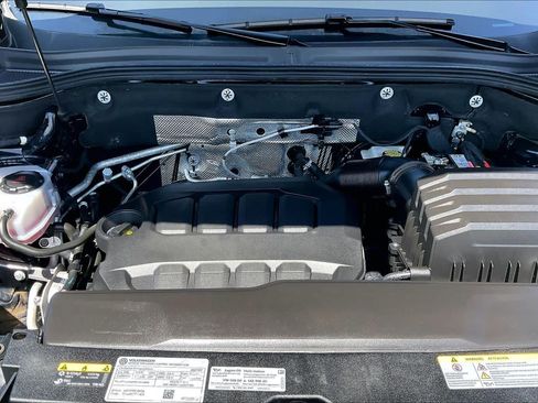 Used 2025 Volkswagen Atlas SE AWD/4WD image 31