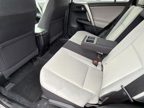 Used 2018 Toyota RAV4 XLE image 17