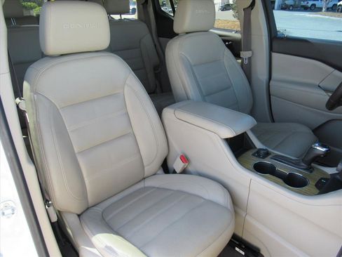 Used 2017 GMC Acadia Denali image 9