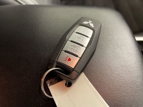 Used 2024 Mitsubishi Outlander SE image 48