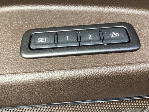 Used 2018 GMC Yukon XL Denali w/ Denali Ultimate Package AWD/4WD image 28