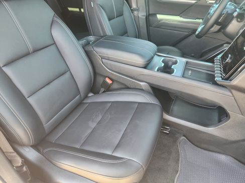 Used 2024 GMC Acadia Elevation FWD image 15