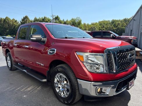 Used 2017 Nissan Titan SV AWD/4WD image 2