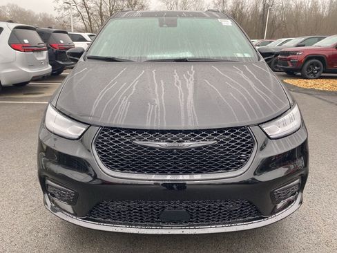 New 2026 Chrysler Pacifica Limited w/ S Appearance Package AWD/4WD image 8