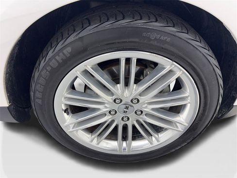 Used 2019 Lincoln MKT AWD image 89