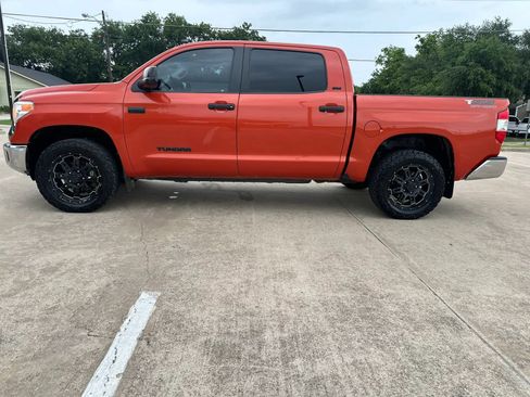 Used 2017 Toyota Tundra SR5 w/ SR5 Upgrade Package AWD/4WD image 10