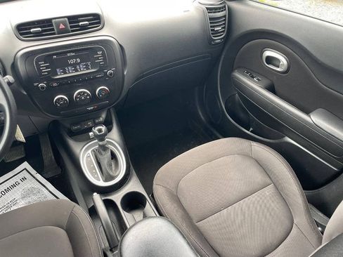 Used 2017 Kia Soul FWD image 15