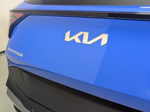 New 2026 Kia Sportage EX w/ EX Panorama Roof Package FWD image 8