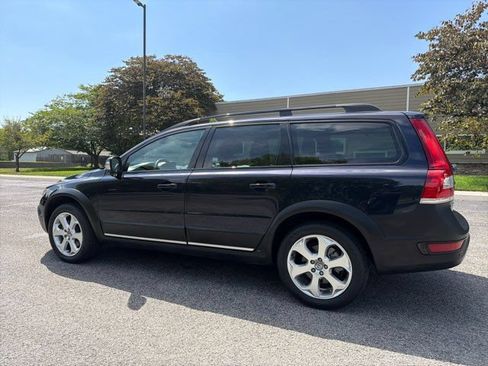 Used 2016 Volvo XC70 T5 Premier w/ Proximity Package FWD image 4