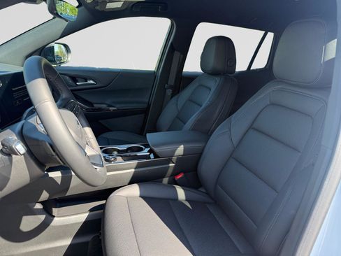New 2026 Chevrolet Equinox LT w/ Convenience Package II AWD/4WD image 4