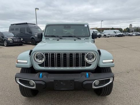 Used 2024 Jeep Wrangler Unlimited Sahara w/ Safety Group AWD/4WD image 2