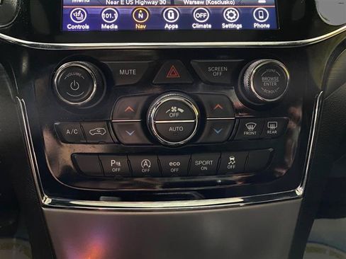 Used 2020 Jeep Grand Cherokee Altitude AWD/4WD image 21