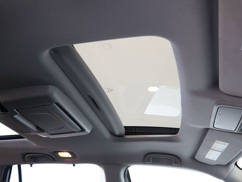 Used 2021 Honda Pilot Elite image 42