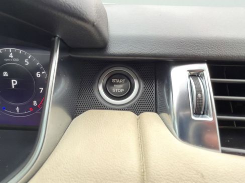 Used 2021 Land Rover Range Rover Sport HSE Silver Edition image 40