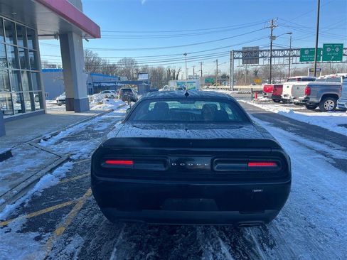 Used 2018 Dodge Challenger R/T Scat Pack image 7