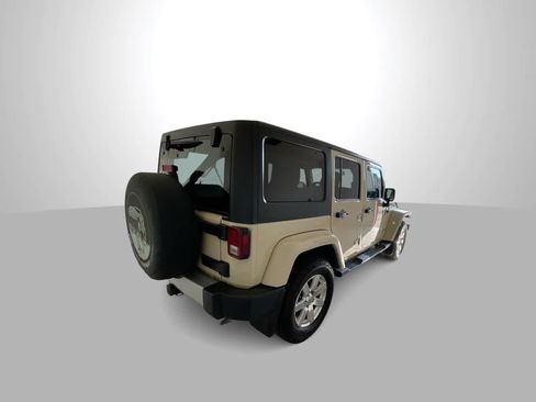 Used 2011 Jeep Wrangler Unlimited Sahara w/ Dual Top Group AWD/4WD image 8