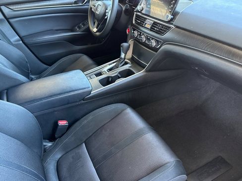 Used 2018 Honda Accord EX image 24