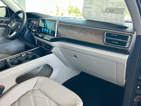 New 2026 Volkswagen Atlas SE image 39