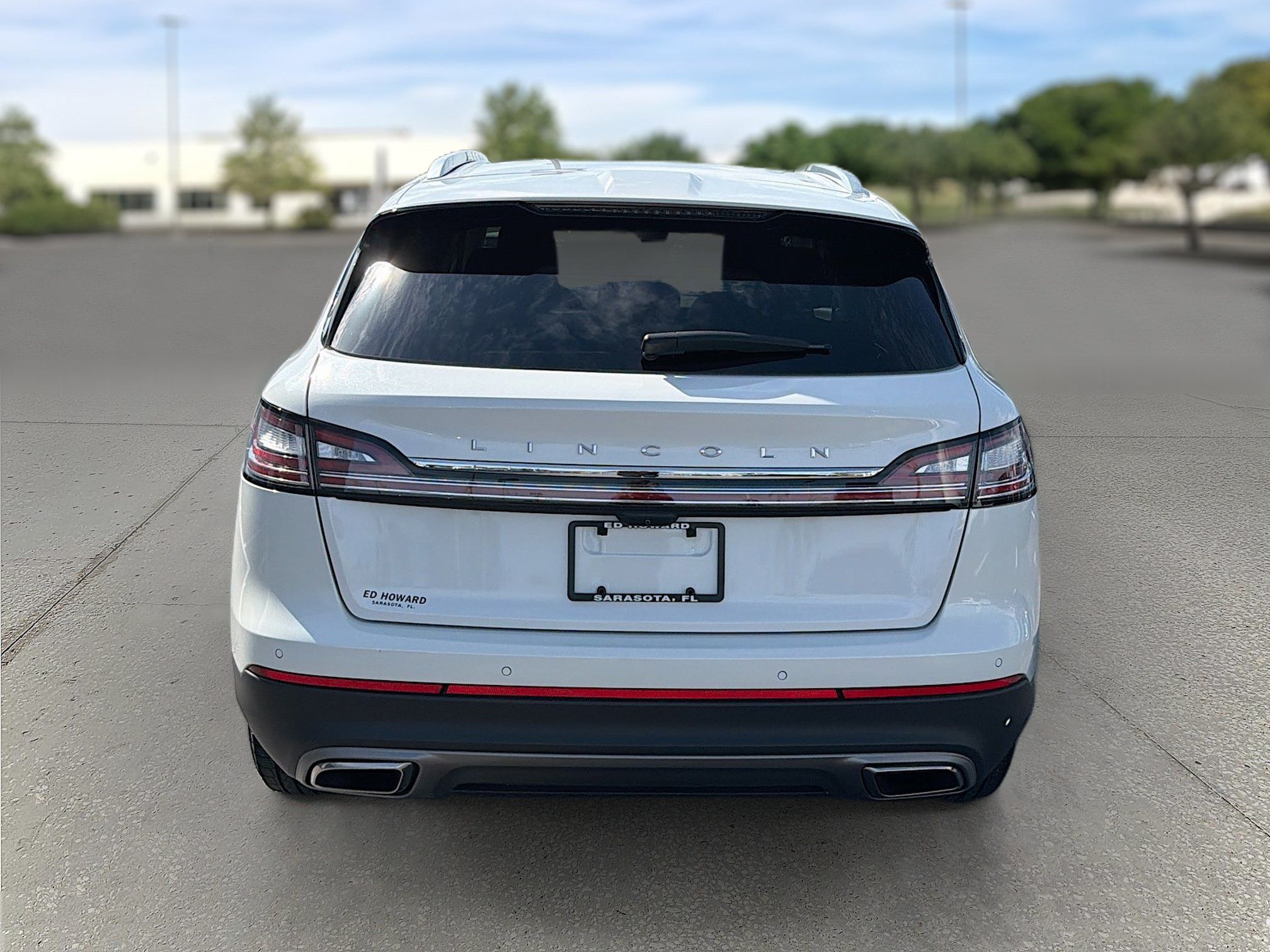 Used 2023 Lincoln Nautilus FWD w/ Premium Package image 6