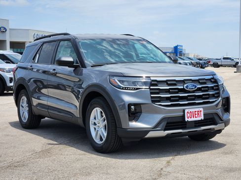 New 2026 Ford Explorer Active w/ Active Comfort Package RWD image 2