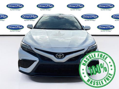 Used 2021 Toyota Camry SE w/ Audio Upgrade Package FWD image 2