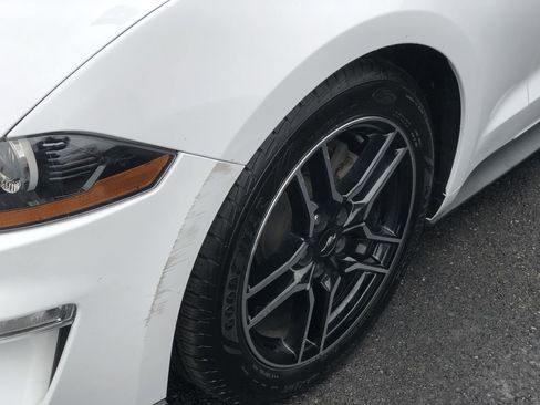 Used 2020 Ford Mustang Premium image 2