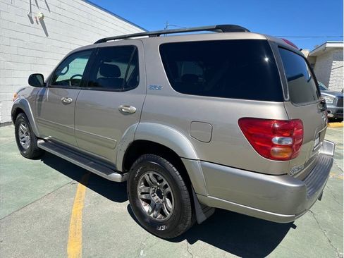 Used 2004 Toyota Sequoia SR5 RWD image 10
