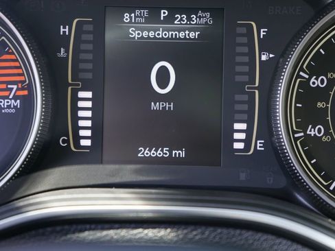Used 2020 Jeep Cherokee Latitude Plus w/ Comfort/Convenience Group FWD image 19