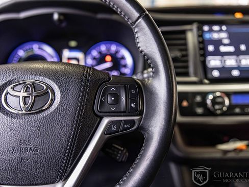 Used 2019 Toyota Highlander XLE image 27