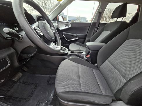 Used 2023 Kia Soul LX w/ Option Group 015 image 13