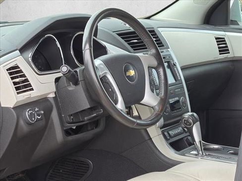 Used 2009 Chevrolet Traverse LTZ FWD image 9