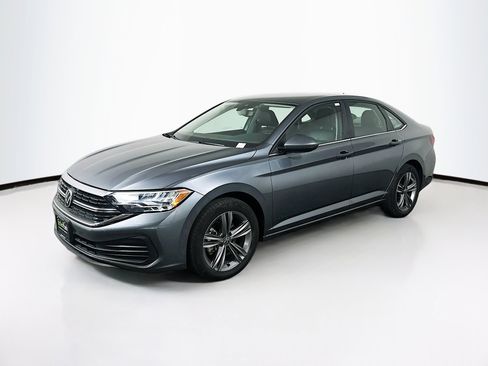 Used 2023 Volkswagen Jetta SE FWD image 3